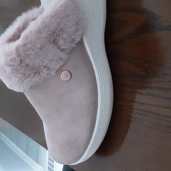 Martha Stewart Skechers slip on shoes or slippers - Picture 2 of 4